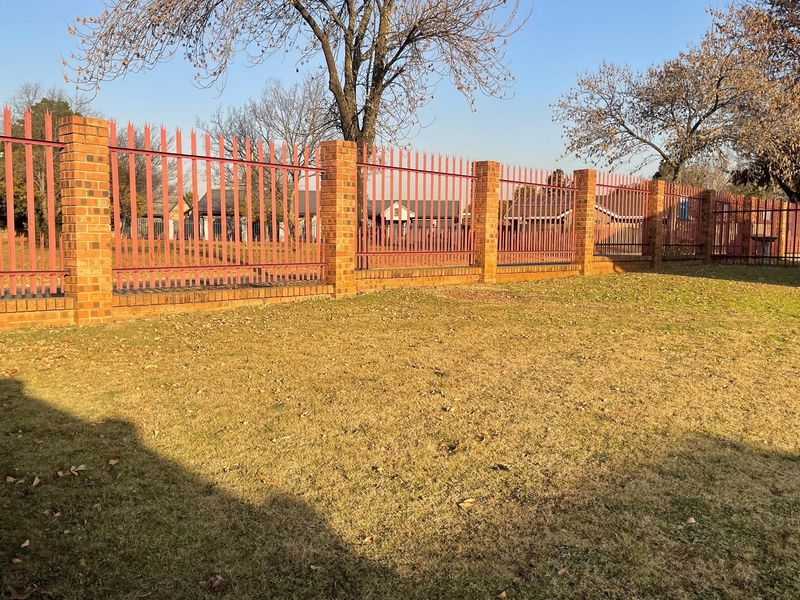 Located in a Good Area!!! - Photo 8