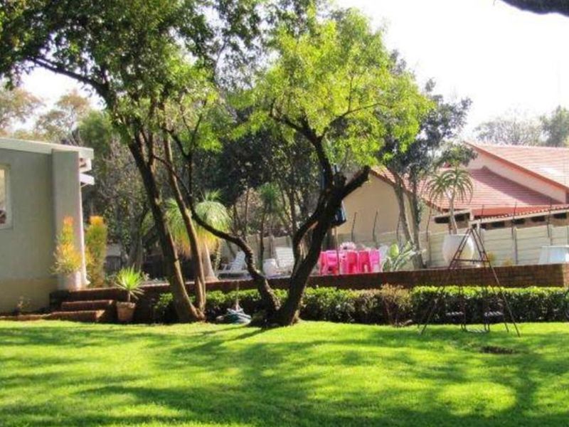 Spacious 3-Bedroom House with Flat for Sale in Erasmusrand (Soon to be boomed off area) - Photo 8