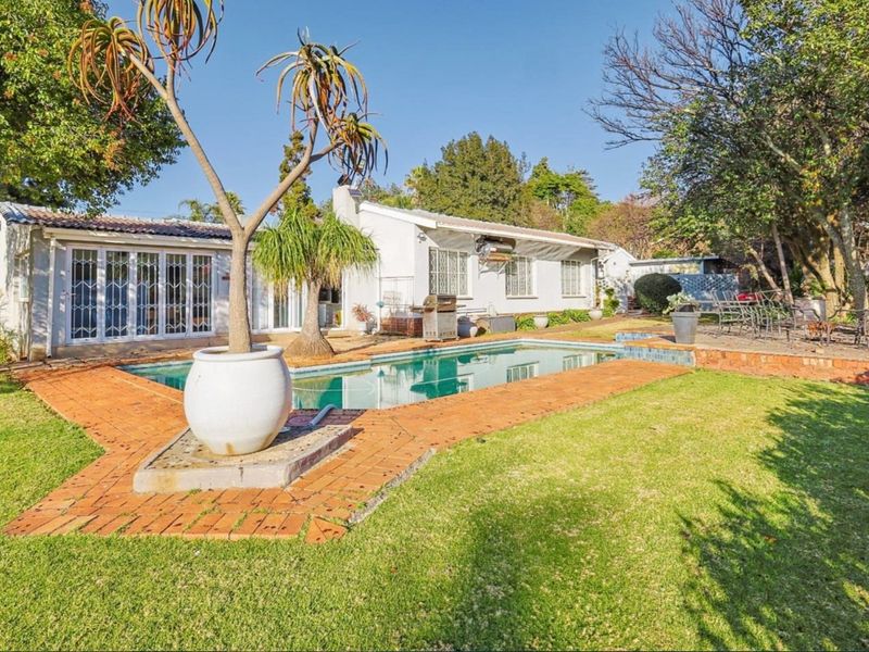 Spacious 3-Bedroom House with Flat for Sale in Erasmusrand (Soon to be boomed off area) - Photo 2