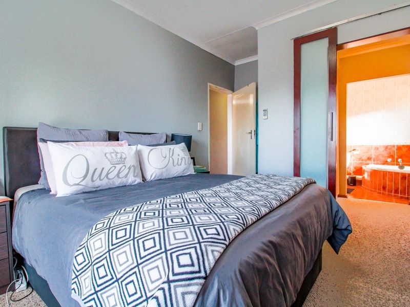 Modern Townhouse Rental in Amberfield Heights Estate - Photo 5