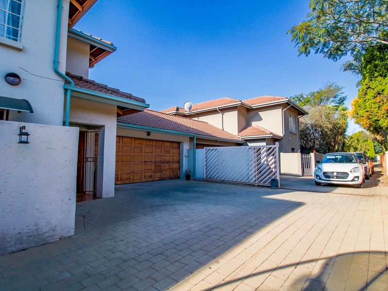 Modern Townhouse Rental in Amberfield Heights Estate - Photo 8