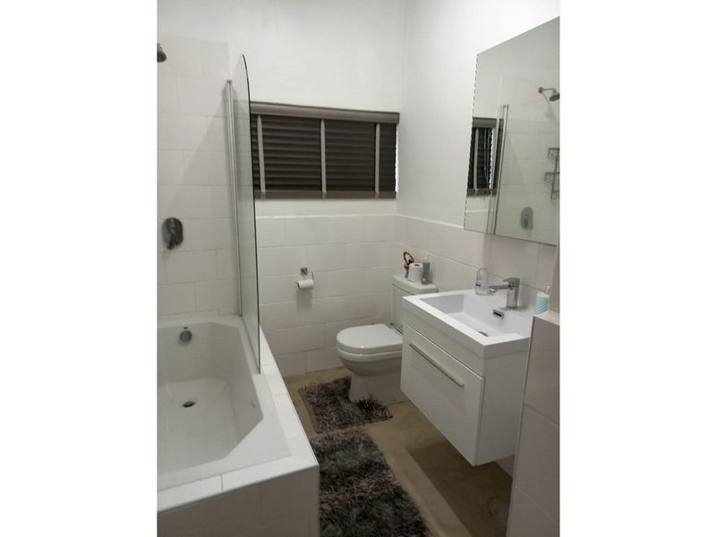 Modern Country 2 bed townhouse in Security Complex in Porterville: - Photo 7