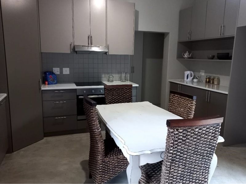 Modern Country 2 bed townhouse in Security Complex in Porterville: - Photo 6