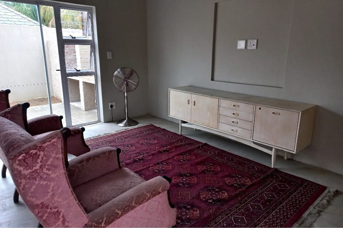 Modern Country 2 bed townhouse in Security Complex in Porterville: - Photo 3