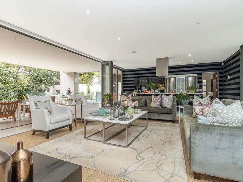 Luxurious and Secure Living in Morningside, Johannesburg - Photo 9