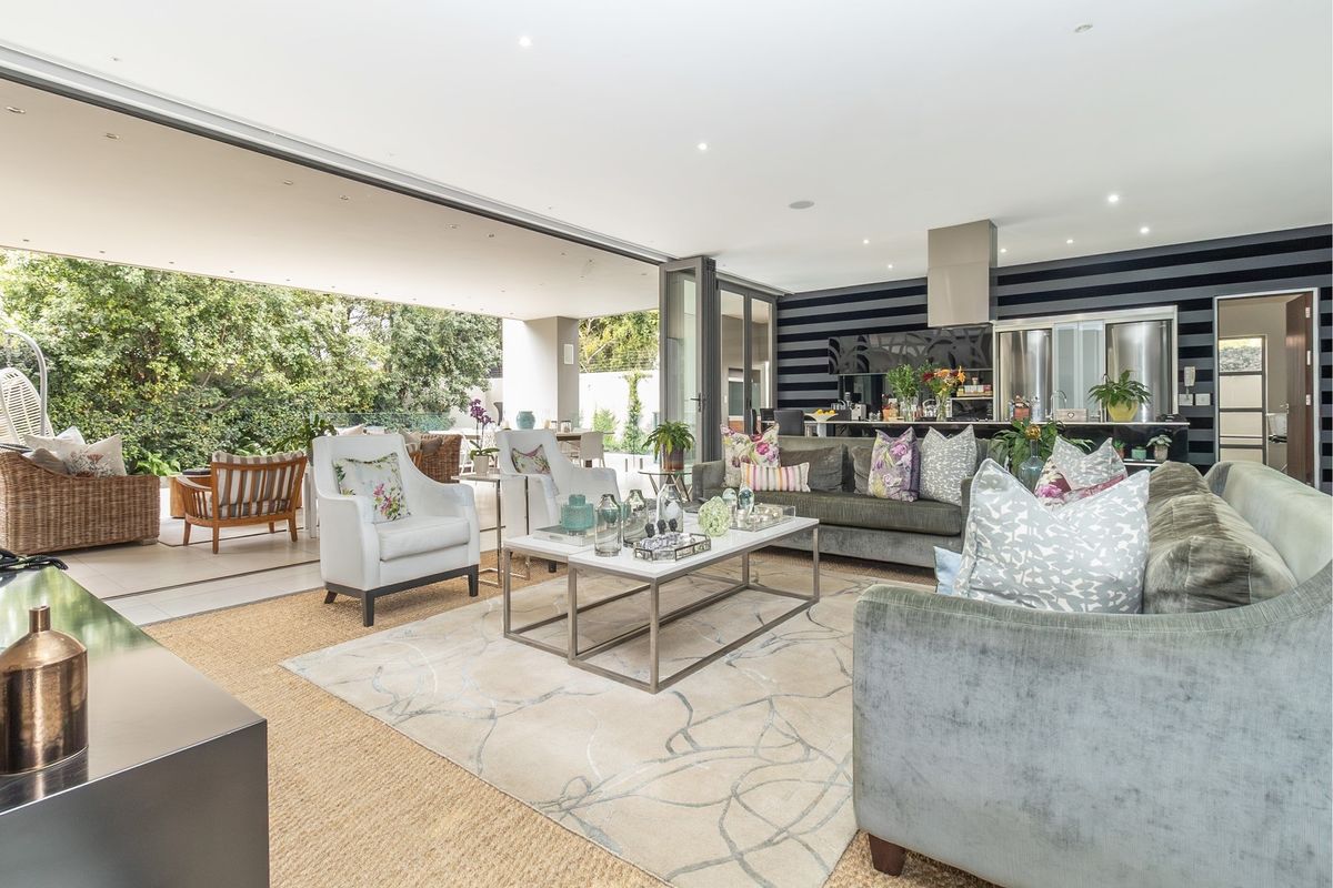 Luxurious and Secure Living in Morningside, Johannesburg - Photo 2