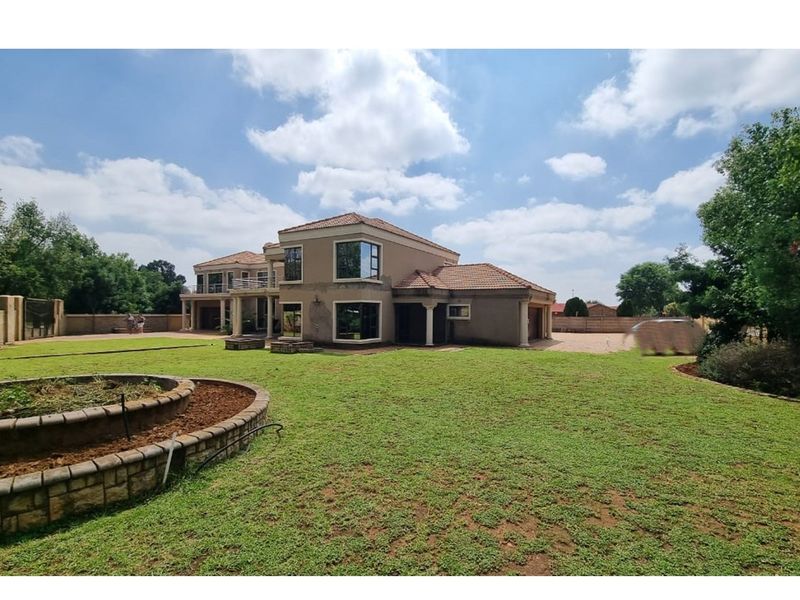 "Luxury Potential Guesthouse : Urban Oasis - Photo 6