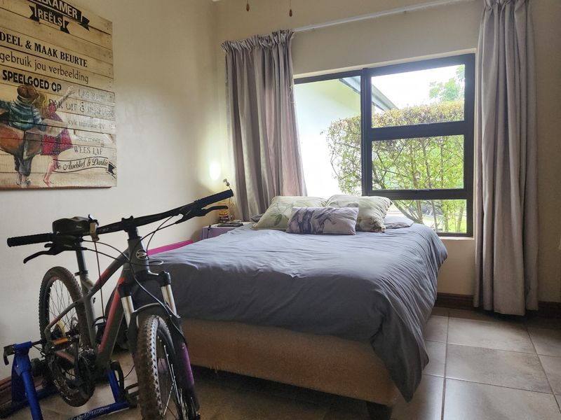 Sophisticated and Spacious 3-Bedroom Home with Exquisite Views and Exceptional Features - Photo 9