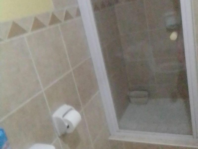 Spacious 2 Bedroom 1st Floor Townhouse - Photo 5