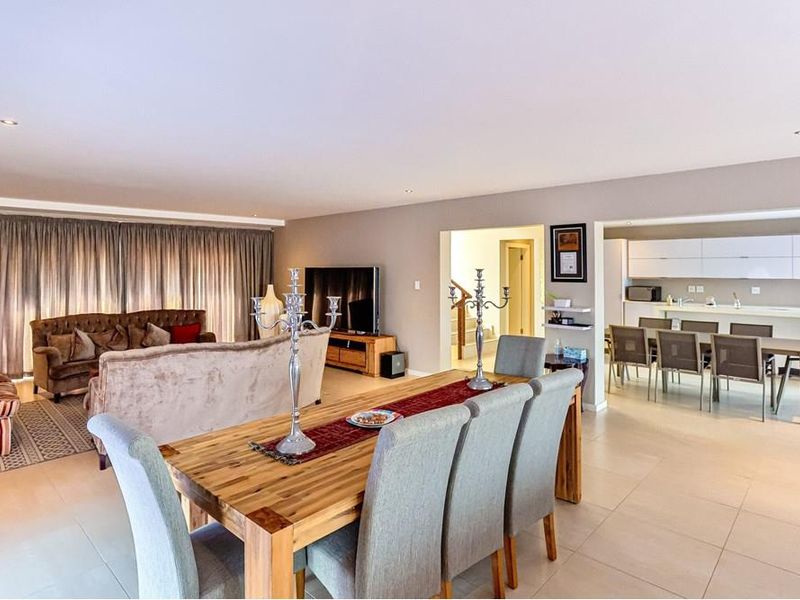 Stunning 4 Bedroom townhouse for sale in Zimbali Estate R5,995;000 - Photo 10