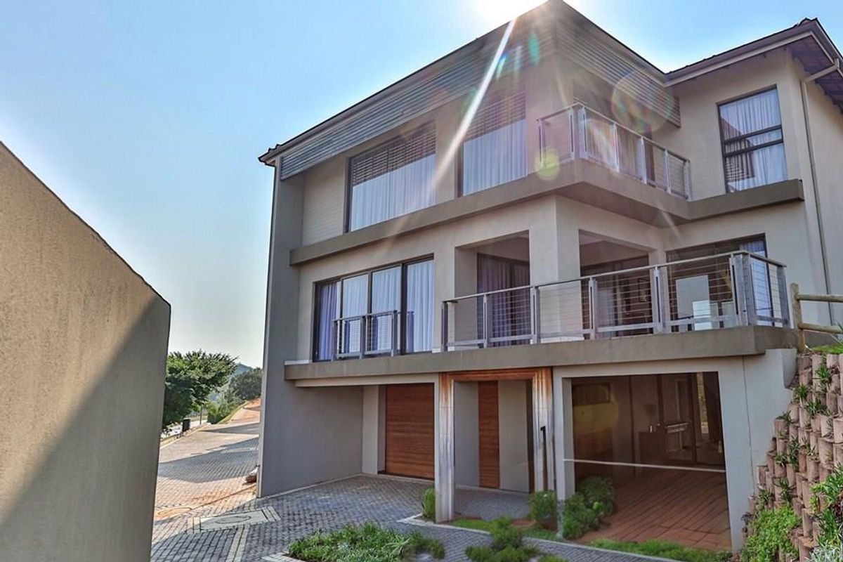 Stunning 4 Bedroom townhouse for sale in Zimbali Estate R5,995;000 - Photo 3
