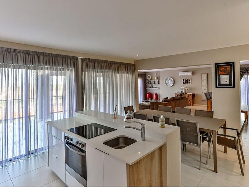 Stunning 4 Bedroom townhouse for sale in Zimbali Estate R5,995;000 - Photo 7