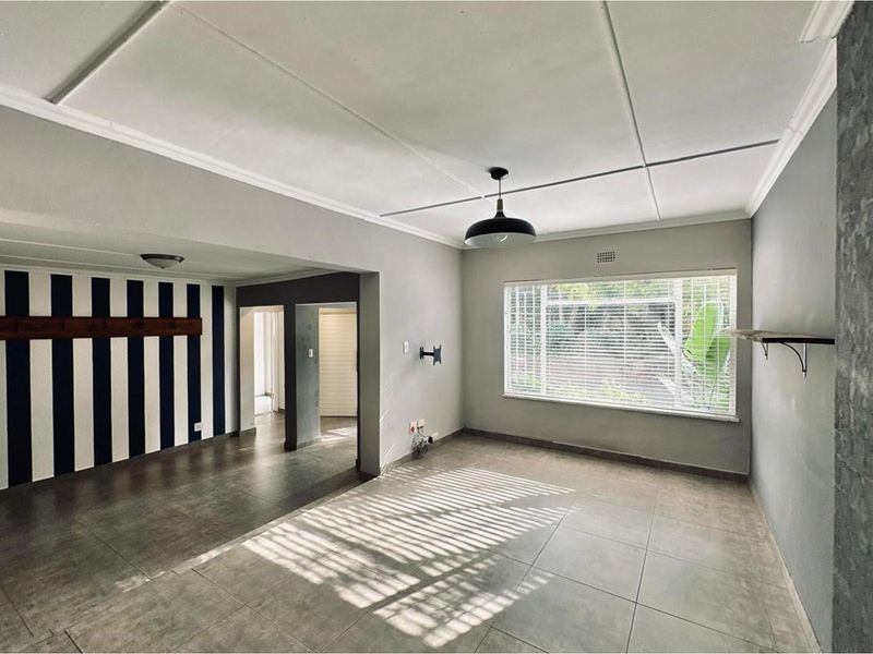 Luxury Living, Serene Surroundings... "sell you soon !" - Photo 8
