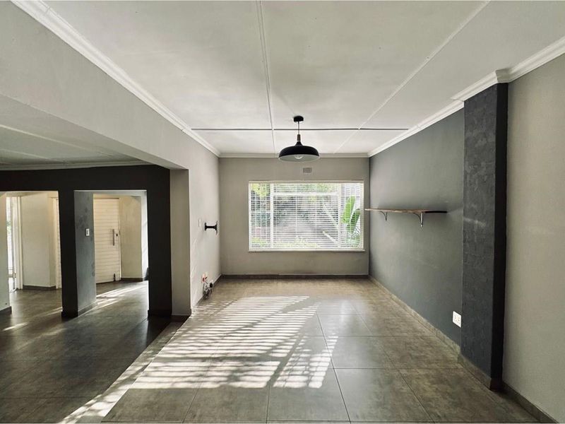 Luxury Living, Serene Surroundings... "sell you soon !" - Photo 7