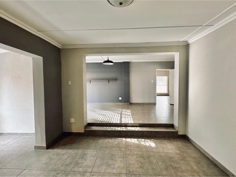 Luxury Living, Serene Surroundings... "sell you soon !" - Photo 6