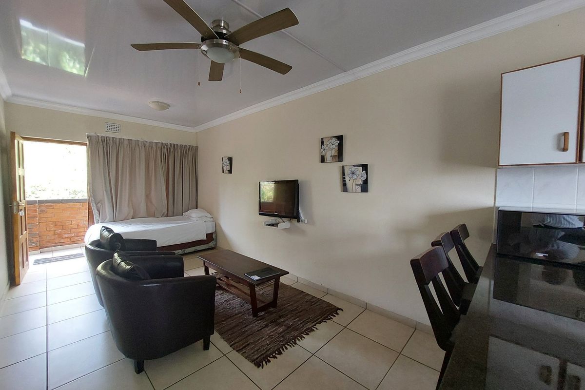 Be part of the St Lucia holiday hustle and bustle - Sleeps 4 - Photo 5