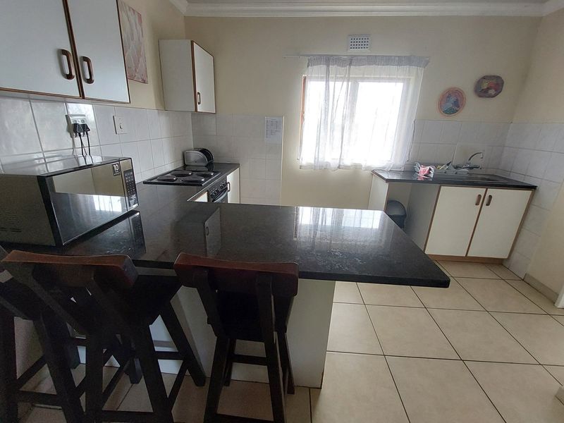 Be part of the St Lucia holiday hustle and bustle - Sleeps 4 - Photo 7
