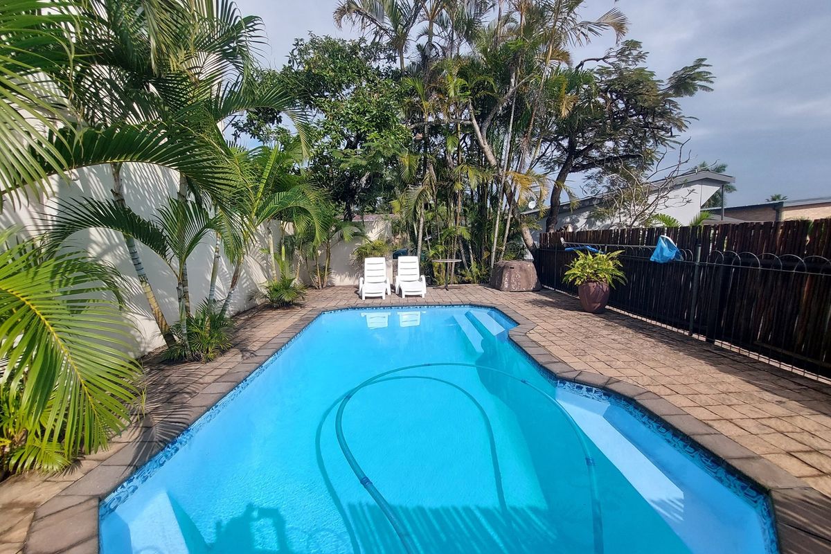 Be part of the St Lucia holiday hustle and bustle - Sleeps 4 - Photo 3