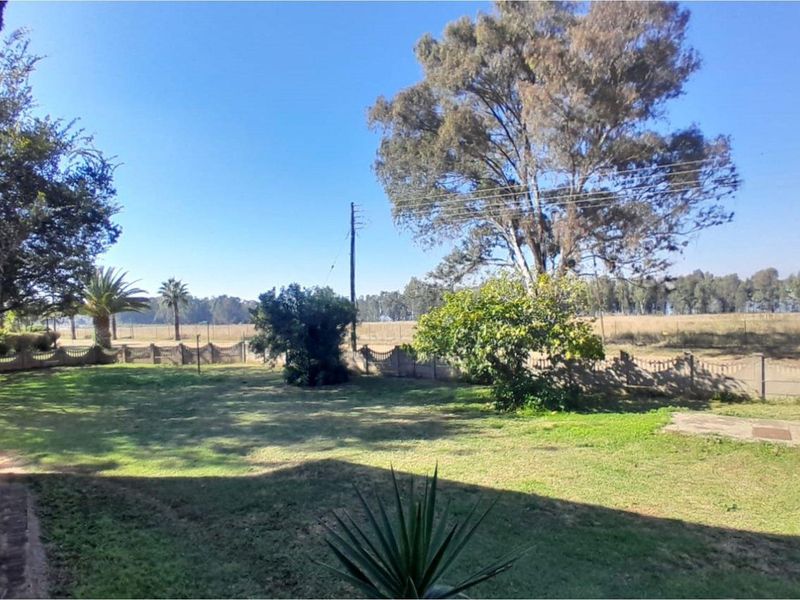 House For Sale in Deneysville - Photo 2