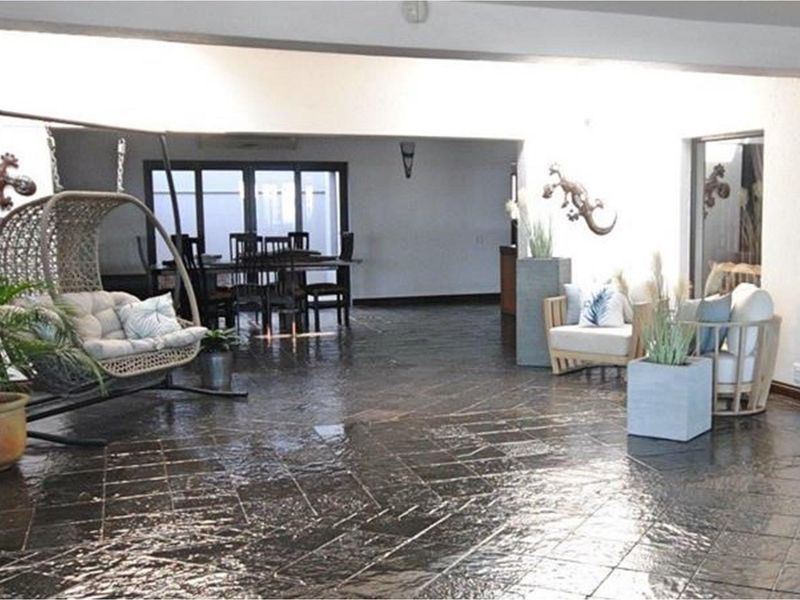 "Luxurious 4-Bed Family Home in Vaalpark Oasis" - Photo 4