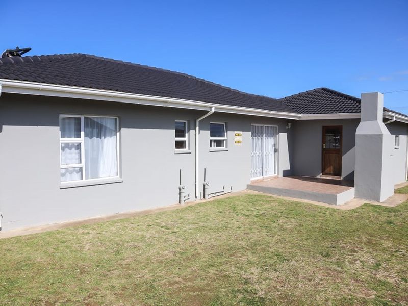 House For Sale in Gonubie, East London - Photo 8