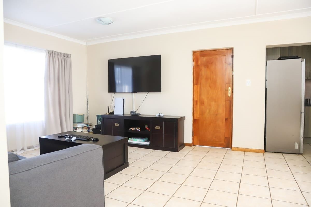 House For Sale in Gonubie, East London - Photo 5