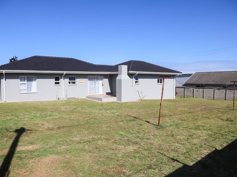 House For Sale in Gonubie, East London - Photo 3