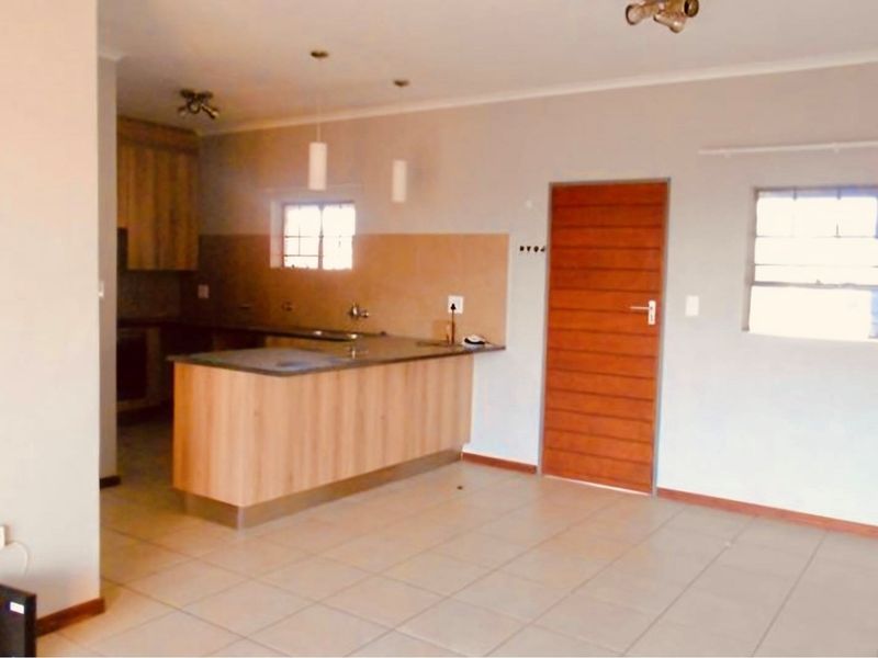 For Sale: 2-Bedroom, 1-Bath Apartment with Double Carport - Photo 5