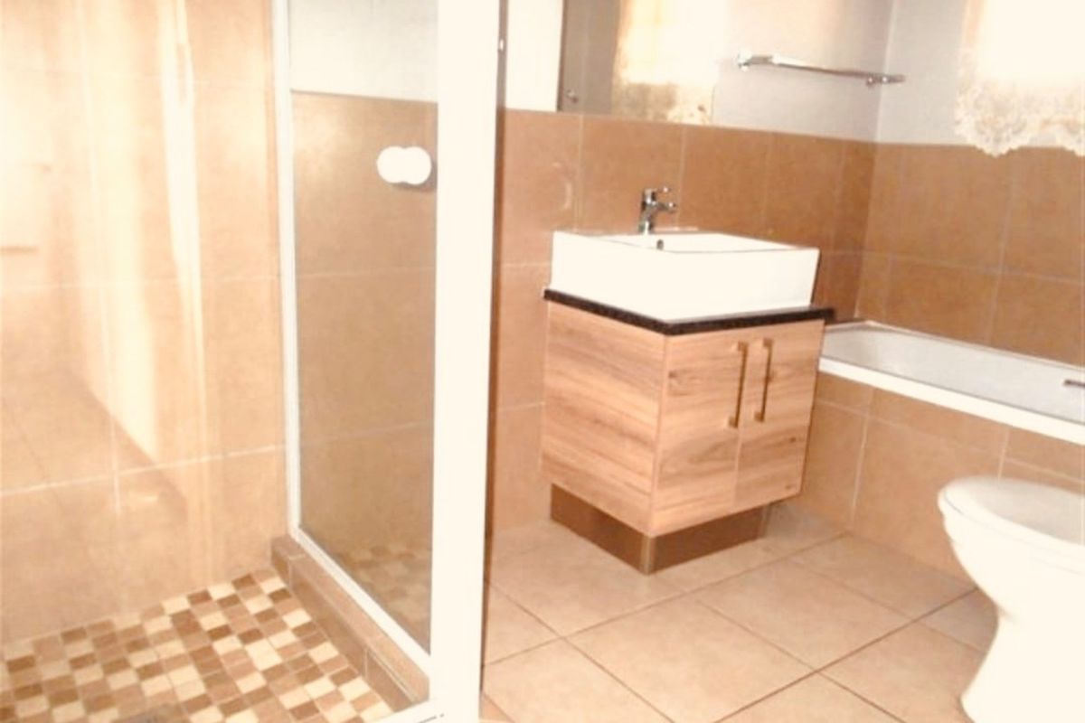 For Sale: 2-Bedroom, 1-Bath Apartment with Double Carport - Photo 2