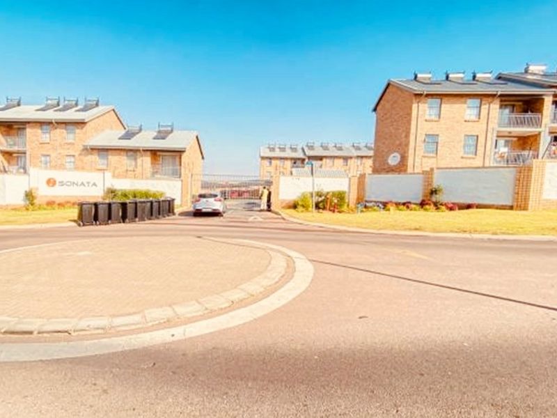 For Sale: 2-Bedroom, 1-Bath Apartment with Double Carport - Photo 3