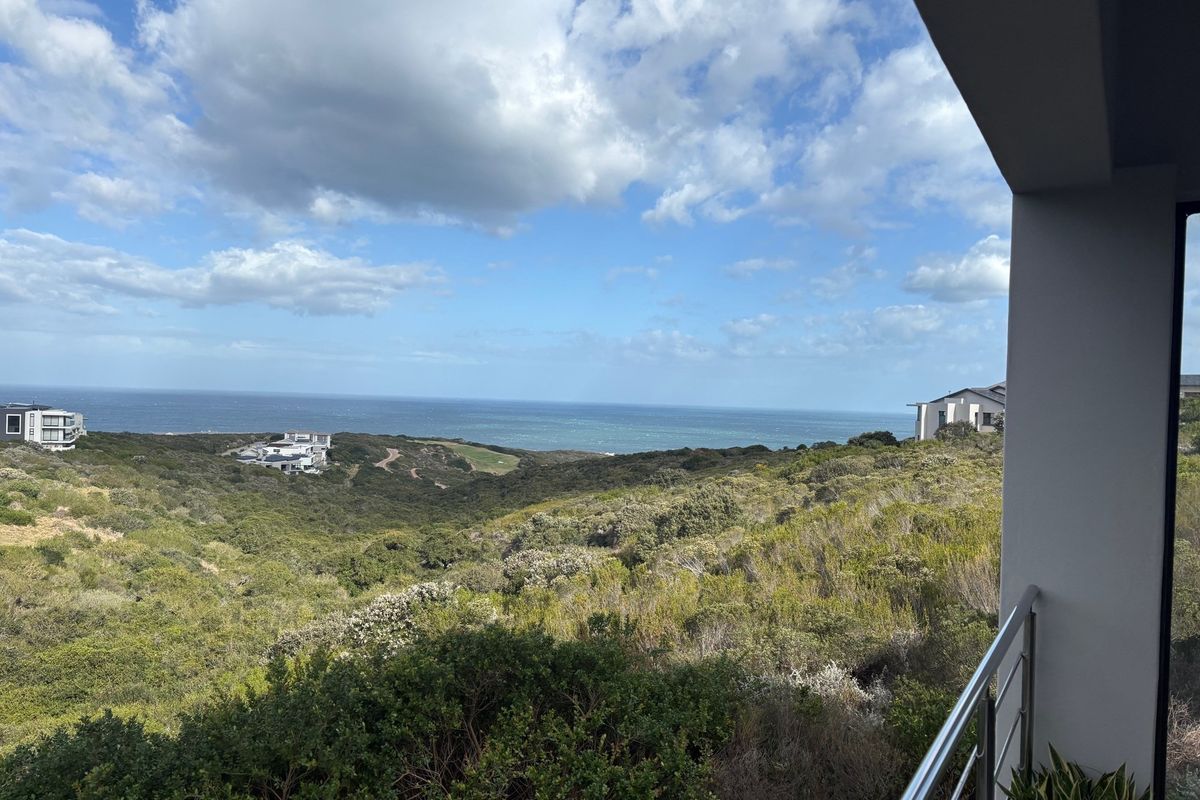 Discover Your Dream Home in Pinnacle Point Estate! - Photo 2