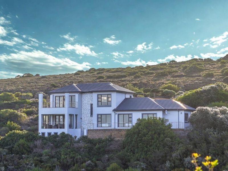 Discover Your Dream Home in Pinnacle Point Estate! - Photo 4