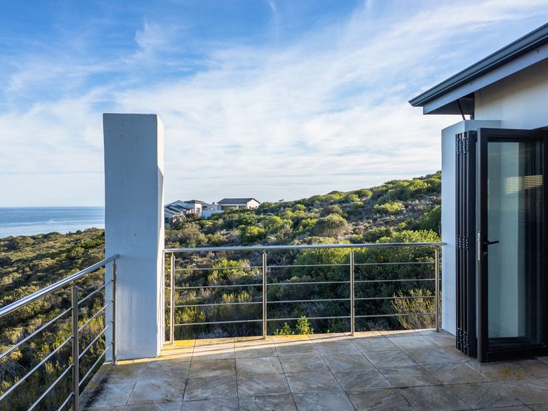 Discover Your Dream Home in Pinnacle Point Estate! - Photo 10
