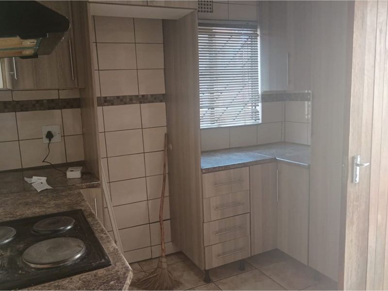 "Discover Elegance: Ormonde View Dream Home" - Photo 4