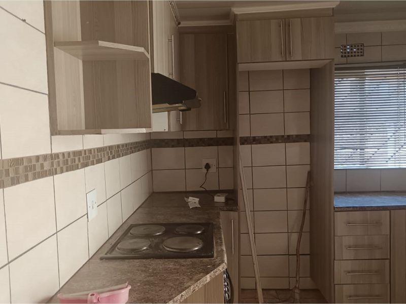 "Discover Elegance: Ormonde View Dream Home" - Photo 6