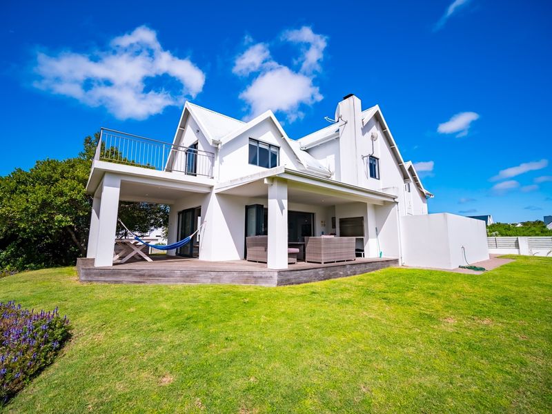 Beautiful Four Bedroom All En-Suite Family Home - Photo 2