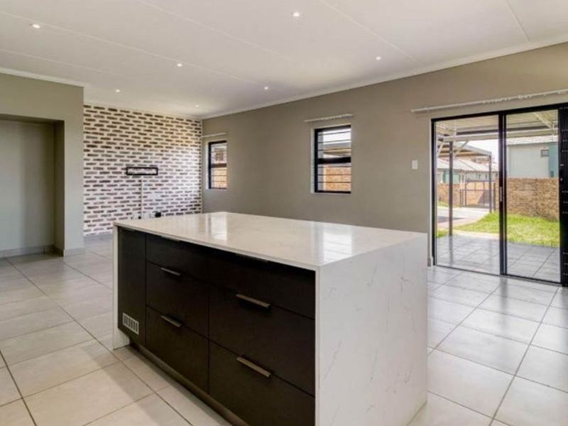 Discover Your Dream Home in Gauteng - Lion Pride 1.7million - Photo 4