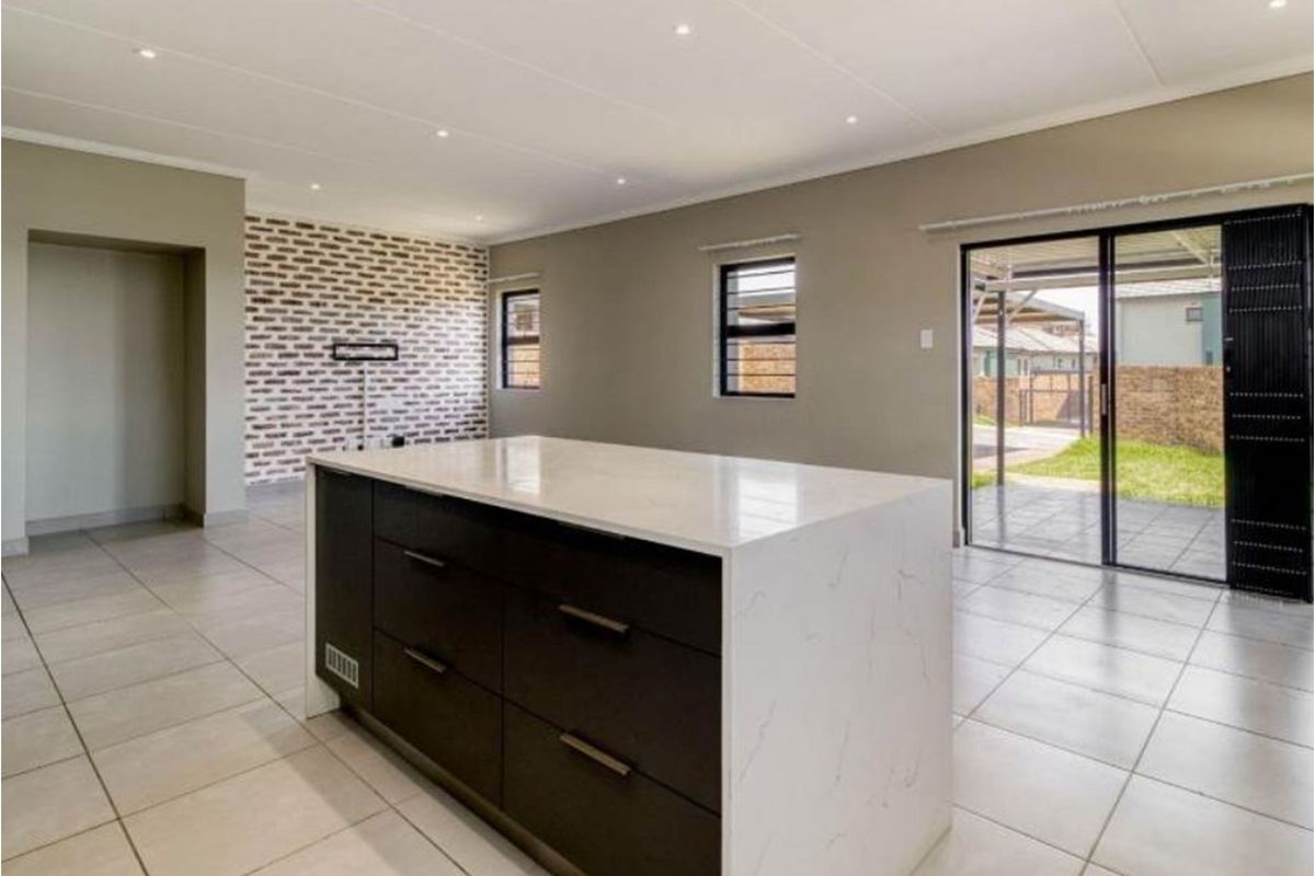 Discover Your Dream Home in Gauteng - Lion Pride 1.7million - Photo 4