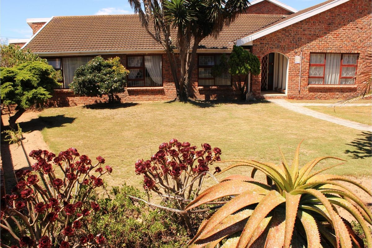 Coastal Comfort for the Whole Family - Photo 2