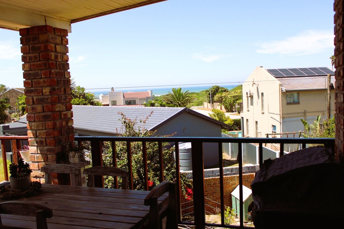 Coastal Comfort for the Whole Family - Photo 3