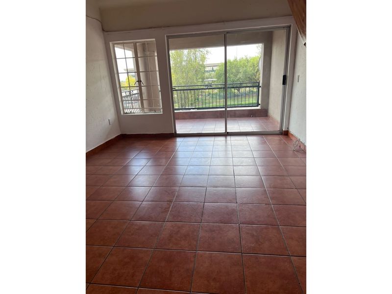 3 Bed,1 bath Loft apartment for rent in Noordwyk - Photo 5