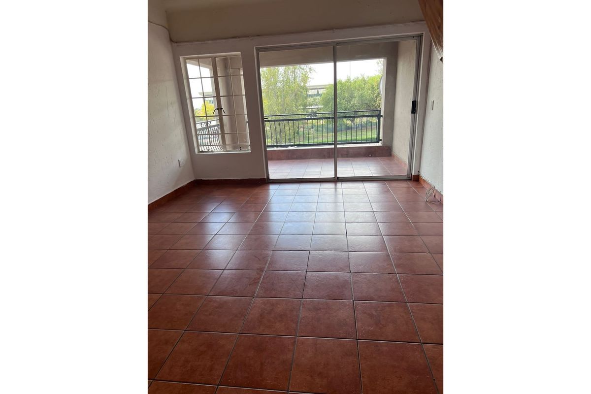 3 Bed,1 bath Loft apartment for rent in Noordwyk - Photo 5