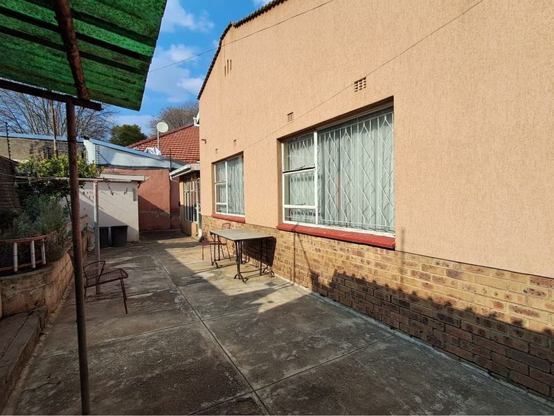 NEAT HOME! - Photo 4