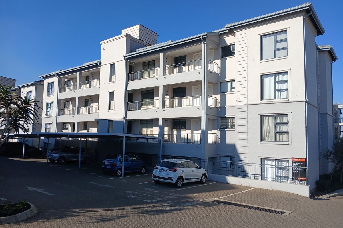 Stunning Top-Floor 2-Bedroom 2-bathroom top Unit for Sale - Photo 4