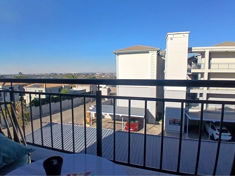 Stunning Top-Floor 2-Bedroom 2-bathroom top Unit for Sale - Photo 7