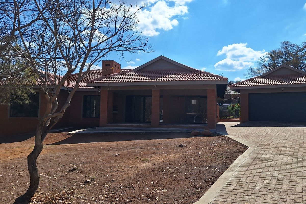 Kranspoort - Brand New 4-Bedroom on Rare Flat Stand! - Photo 2