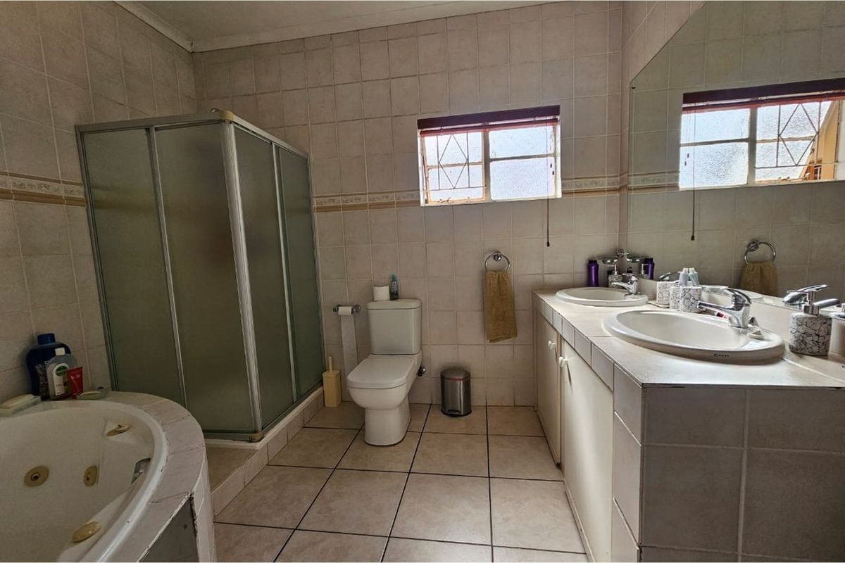 Charming 3-Bed Home with Pool and Lapa - Photo 4