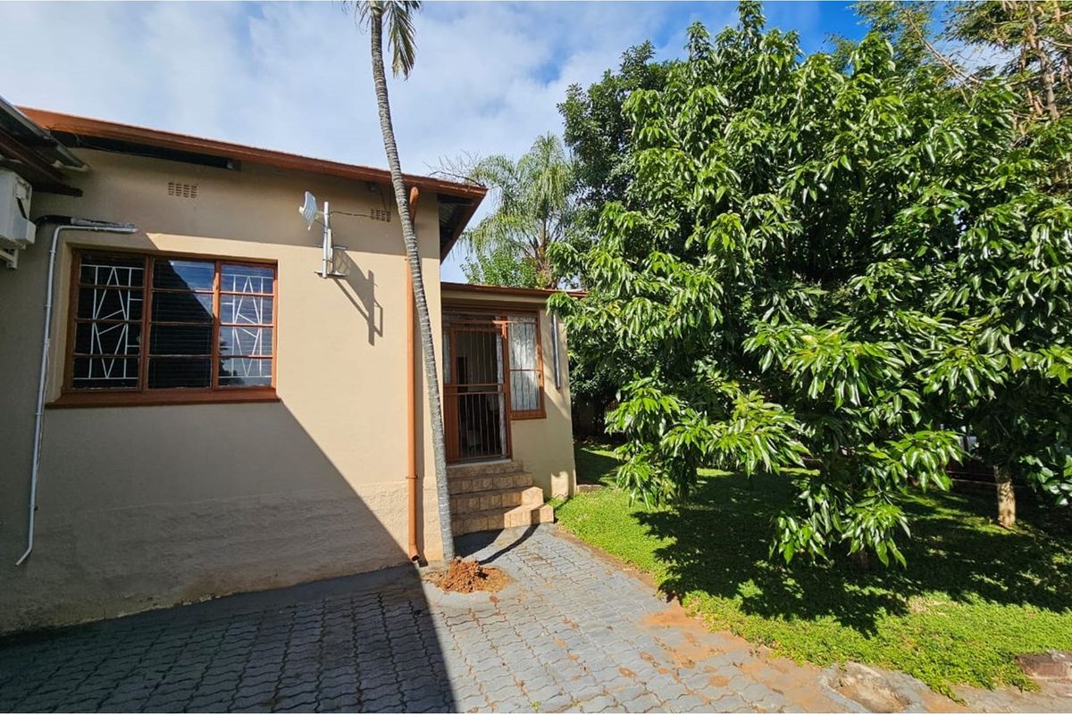Charming 3-Bed Home with Pool and Lapa - Photo 3