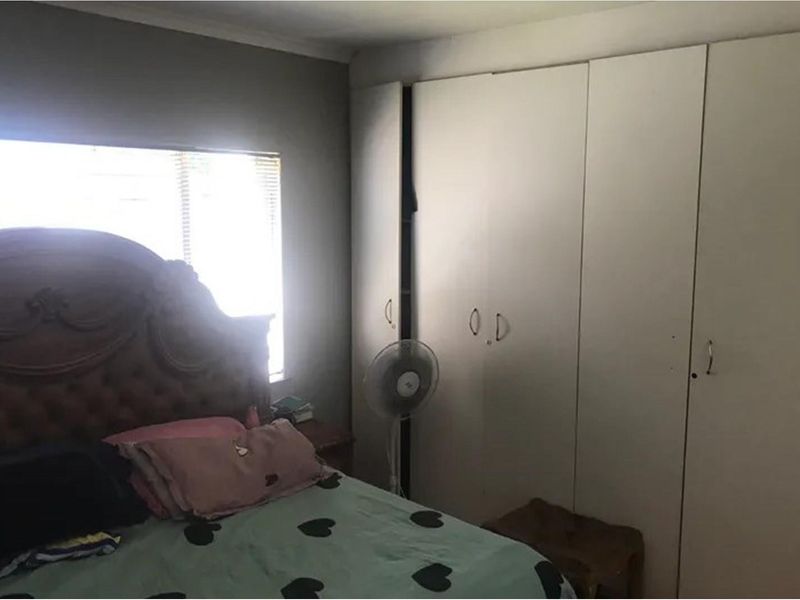 166 sqm 3 bed house on 461 sqm erf with pool in Northpine - Photo 4