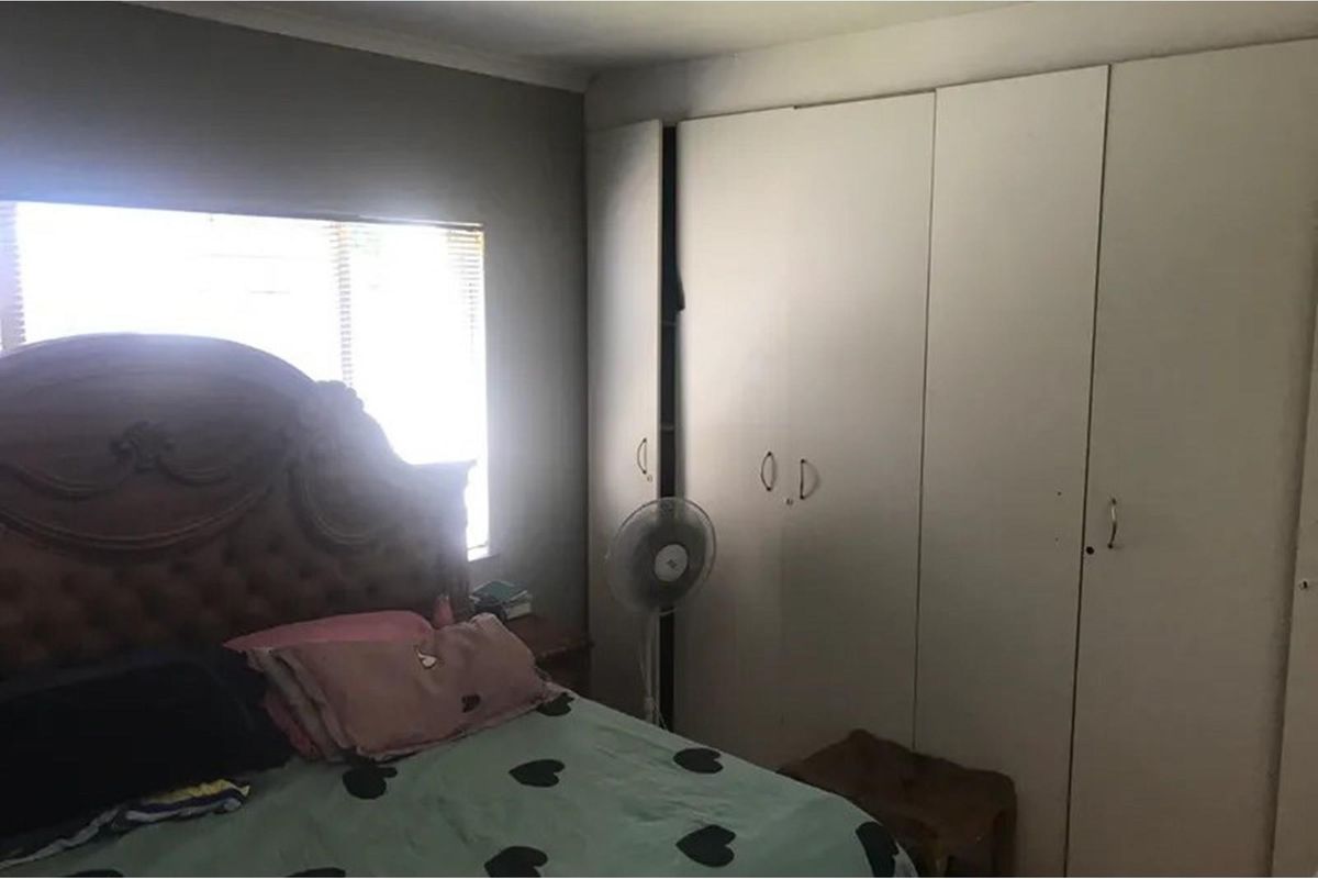 166 sqm 3 bed house on 461 sqm erf with pool in Northpine - Photo 4